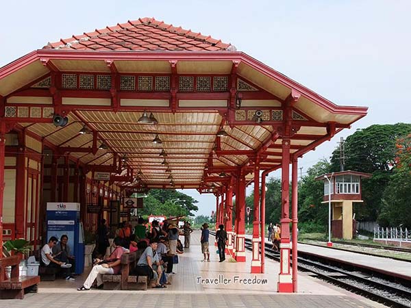 สถานีรถไฟ หัวหิน