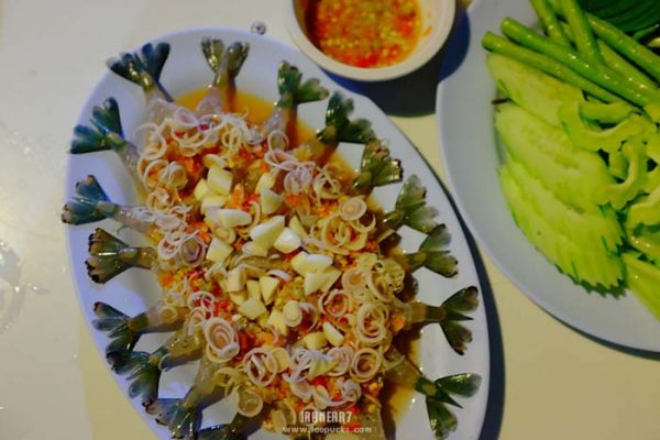 ริมคลองกุ้งเผา สกลนคร