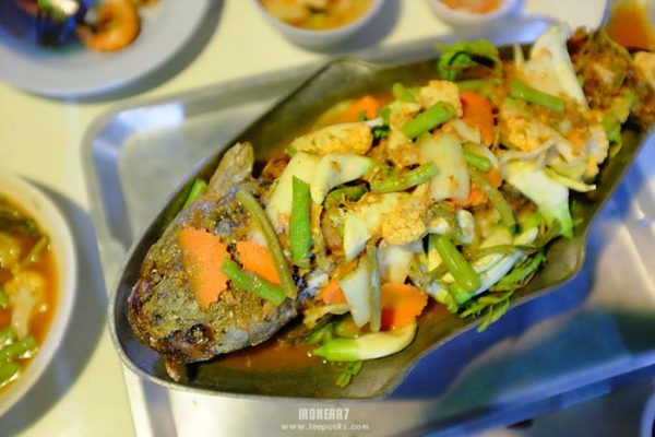 ริมคลองกุ้งเผา สกลนคร
