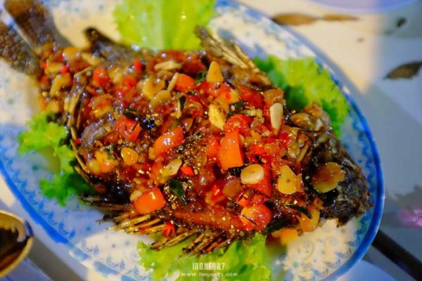 ริมคลองกุ้งเผา สกลนคร